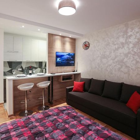 Apartment Promenada 30 Нови Сад Екстериор снимка