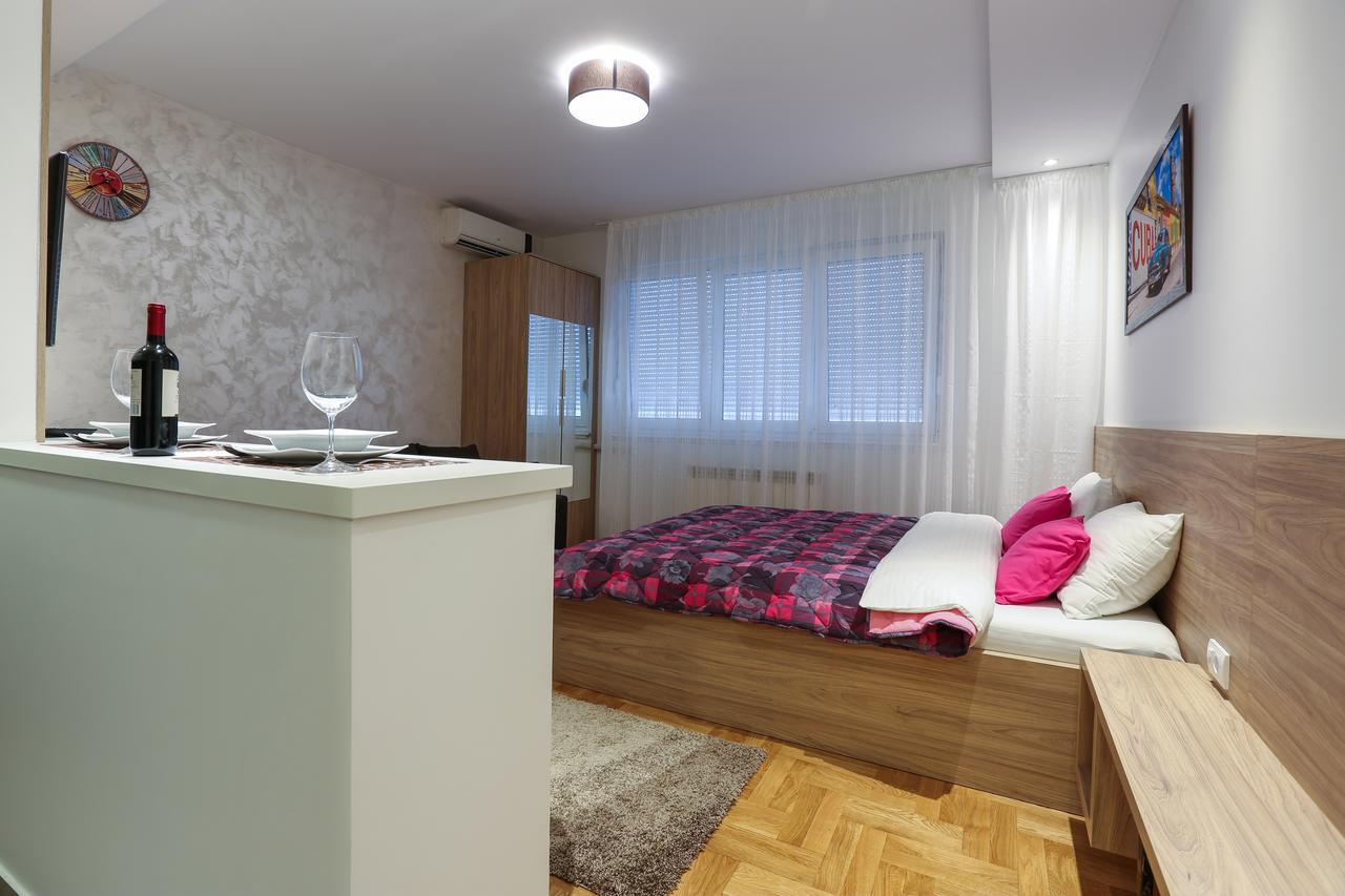 Apartment Promenada 30 Нови Сад Екстериор снимка