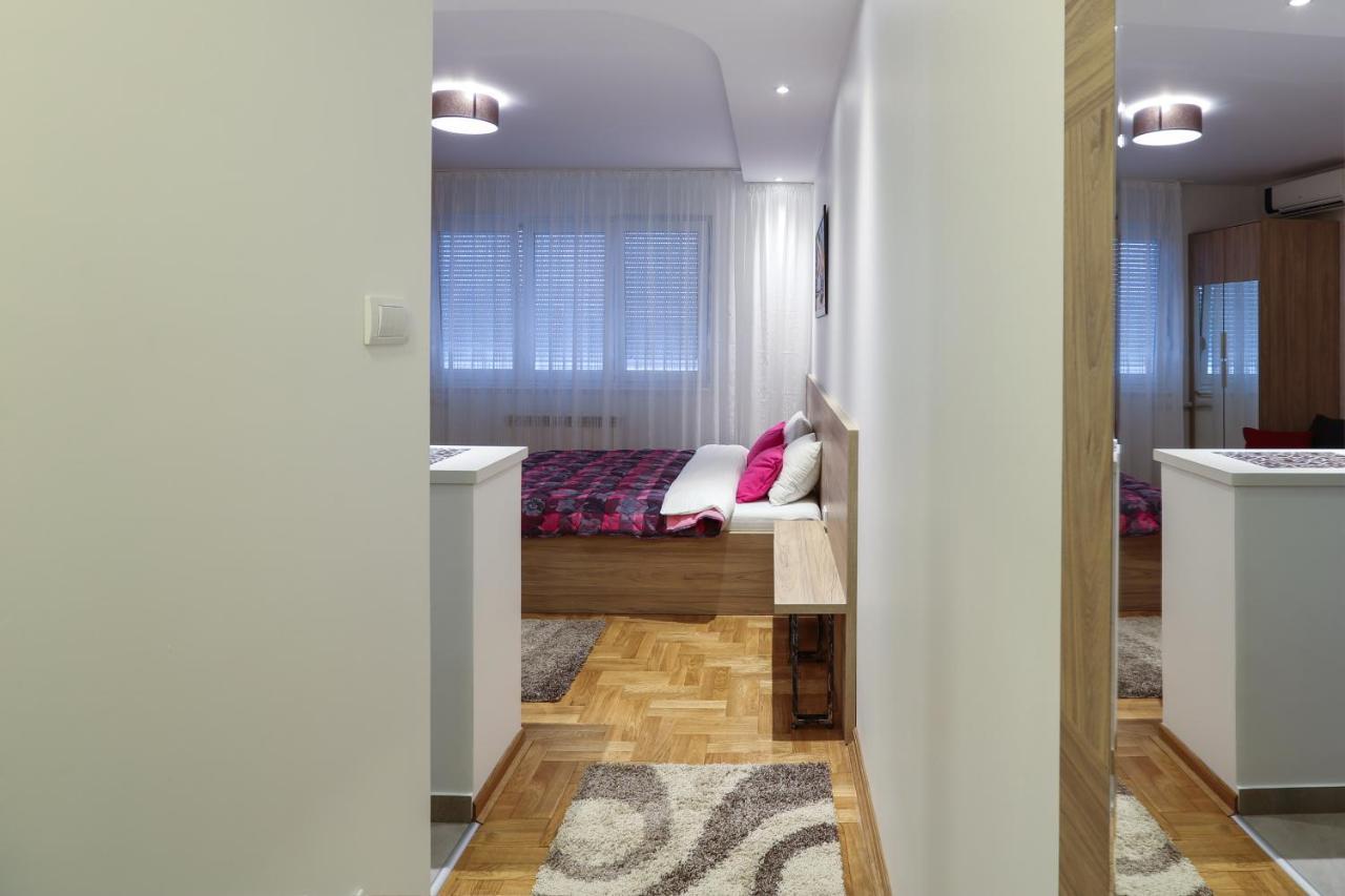 Apartment Promenada 30 Нови Сад Екстериор снимка