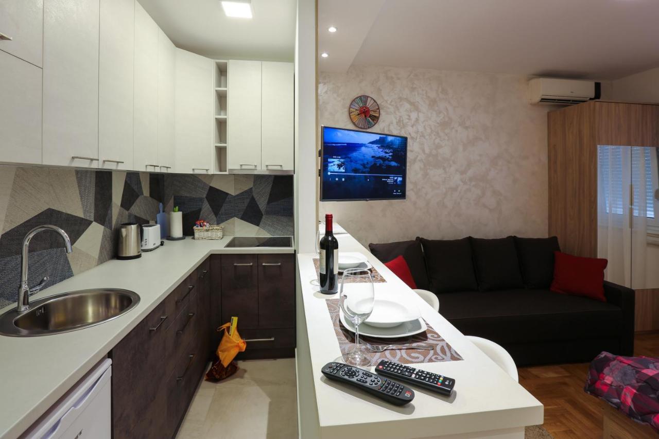 Apartment Promenada 30 Нови Сад Екстериор снимка